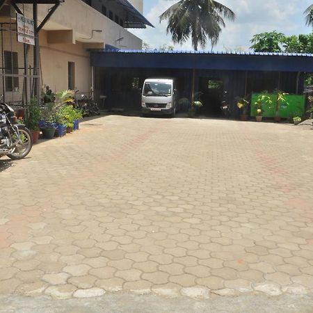 Hotel Temple City Papanasam Exterior photo